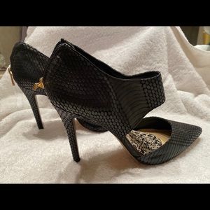 Ladies shoes